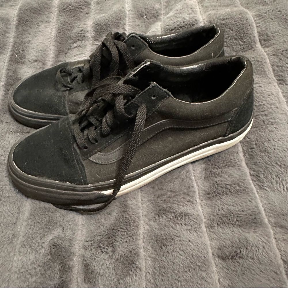 Vans black suede and canvas sneaker men’s 7.5 women’s 9